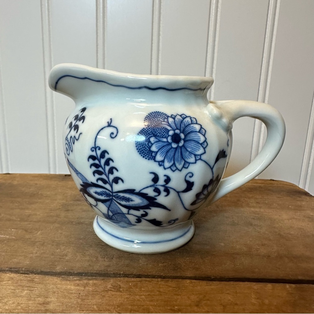 Blue Danube Japan Creamer - Meissen Blue Onion Motif